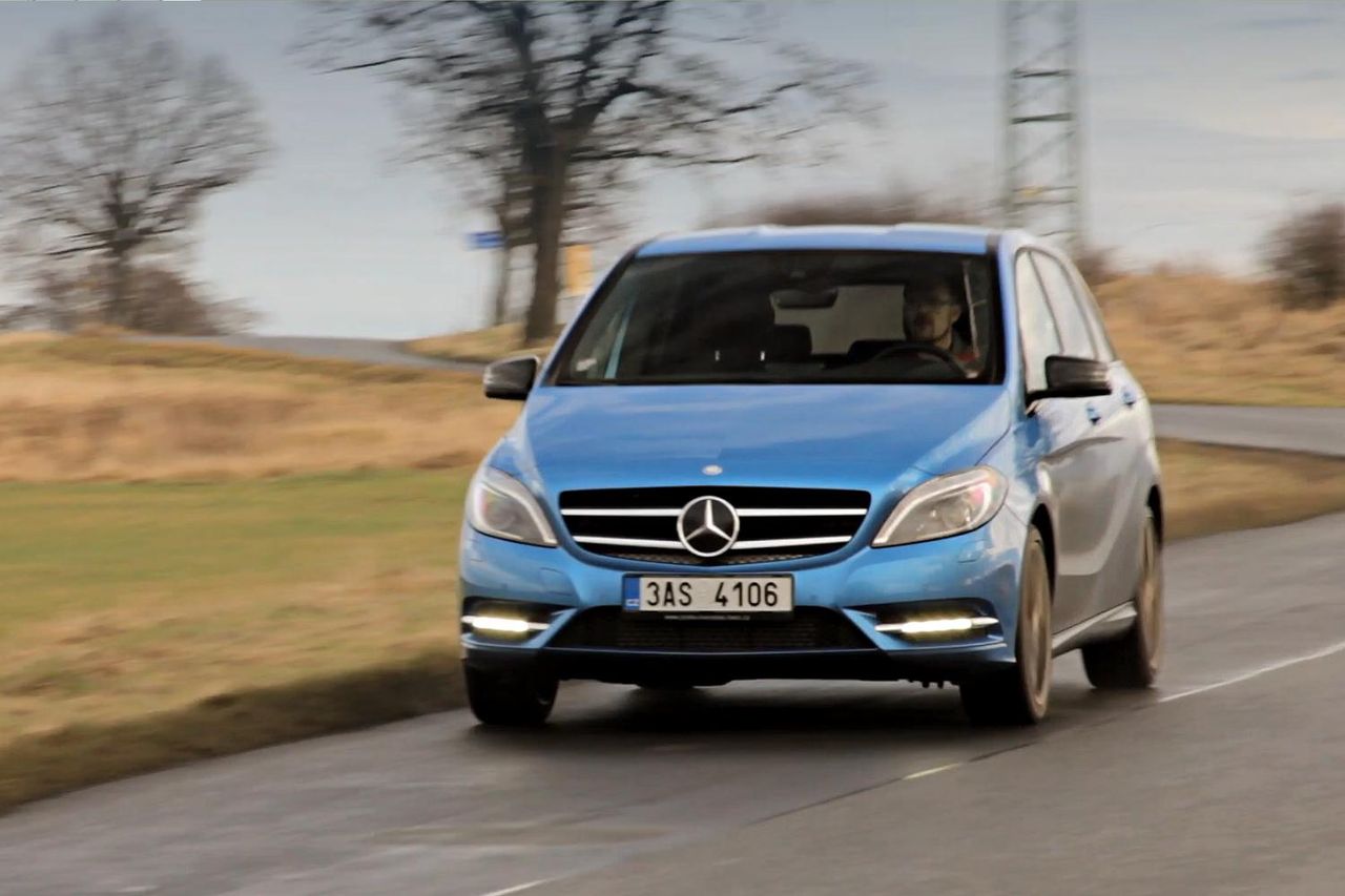 Mercedes-Benz B220 4Matic | Stream