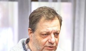 Drazí sousedé (2)