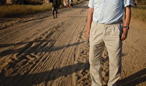 David Attenborough a obří vejce