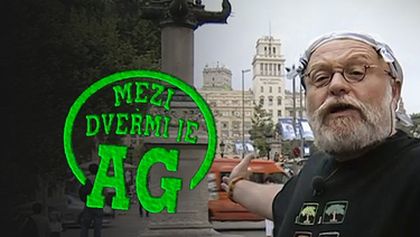 Mezi dveřmi je A.G