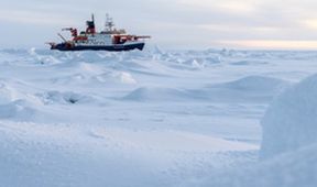 Arktické driftování: Rok na sněhu (1/2)