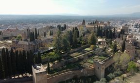 Alhambra, perla Andalusie, Mýty a fakta historie