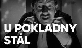 U pokladny stál...