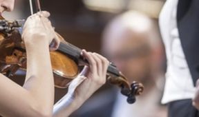 Petr Popelka a Symfonický orchestr Českého rozhlasu, Z první řady...