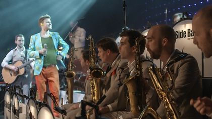 Kombo: Vojta Dyk a B-Side Band v Sono Centru