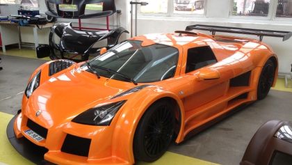 Továrny dneška II: Gumpert Apollo