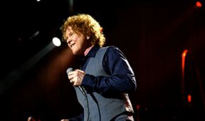 Simply Red v Montreux