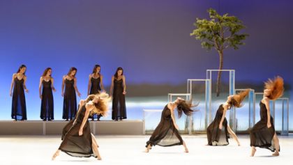 Carolyn Carlson: Pneuma