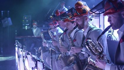 Kombo: Vojta Dyk a B-Side Band v Sono Centru