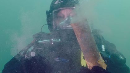 Ross Kemp: Shipwreck Treasure Hunter (2)