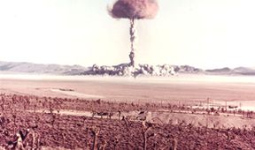 Oliver Stone: Neznámé dějiny Spojených států (9)