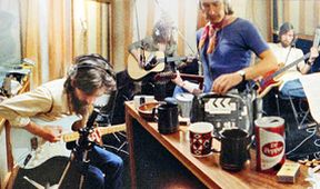 John Lennon & Yoko Ono - Above Us Only Sky