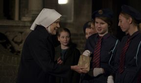 Zavolejte porodní sestřičky IV (7/8)