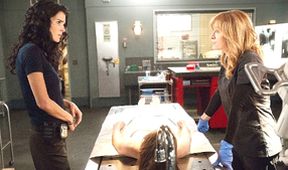Rizzoli & Isles: Vraždy na pitevně VI (7)