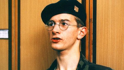 Otec neznámý aneb cesta do hlubin duše výstrojního náčelníka