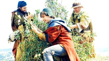 O králi, hvězdáři, kejklíři a třech muzikantech