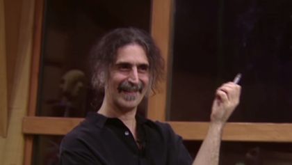 Zappa, Je nám ctí... Frank Zappa