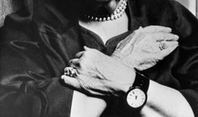 Agatha Christie vs. Hercule Poirot
