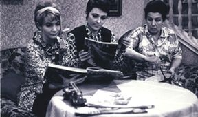 Taková normální rodinka (1/8)