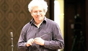 Zkouška orchestru: Vymazlený Strauss a hustý Janáček