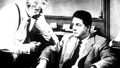 Maigret klade past