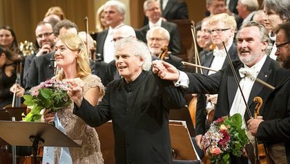 Česká filharmonie - Sir Simon Rattle diriguje Dvořáka a Mahlera