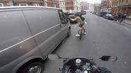 Z dodávky osahával cyklistku, její pomsta přišla vzápětí