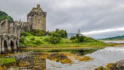 Skotsko, drsná krajina s mystickou duší