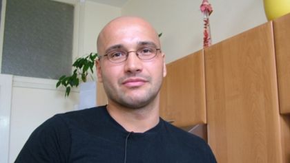 Padající květináč