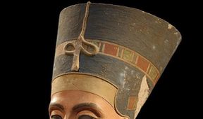 Nefertiti: Osamělá královna (2)