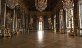Skvostný nábytek ve Versailles