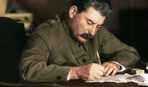 Apokalypsa Stalin: Rudý