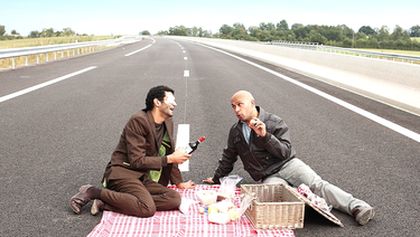 2 blbouni v Paříži