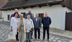 Štace Miloně Čepelky, Klobouk dolů