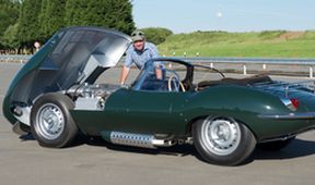 Jaguar: Jak se rodí superauto