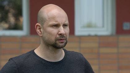 Modré stíny (2/4)