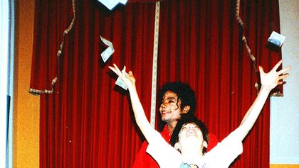 Leaving Neverland (2)