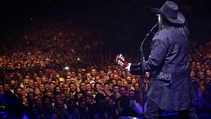 Lucie 2014 - koncert v O2 Aréně, Je nám ctí... Lucie