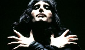 Freddie Mercury: Příběh, Je nám ctí...