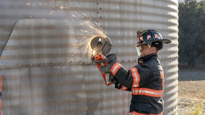 9-1-1: Lone Star IV (9)