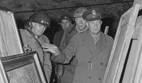 Hitler a korunovační klenoty Svaté říše římské