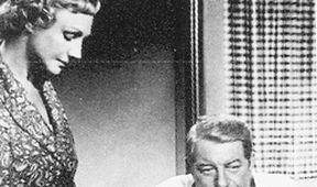 Maigret klade past