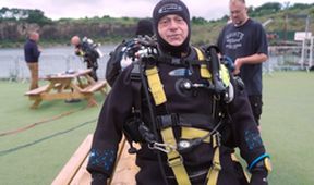 Ross Kemp: Shipwreck Treasure Hunter (4)