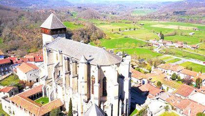 Pyreneje, přirozená hranice mezi Francií a Španělskem