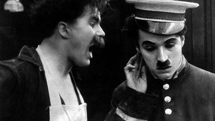 Chaplin bankovním sluhou