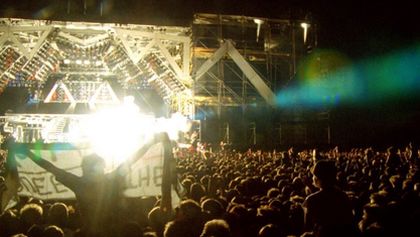 Queen: Magic Tour v Budapešti, Pop-rockové pódium