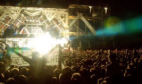 Queen: Magic Tour v Budapešti, Pop-rockové pódium