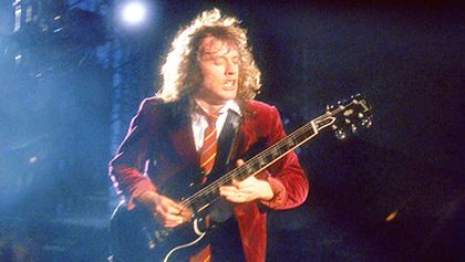 AC/DC - koncert v Doningtonu (2/2)