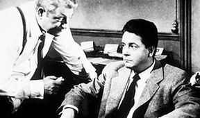 Maigret klade past