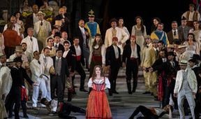 Bizetova Carmen ve veronské Aréně, Týden dárků